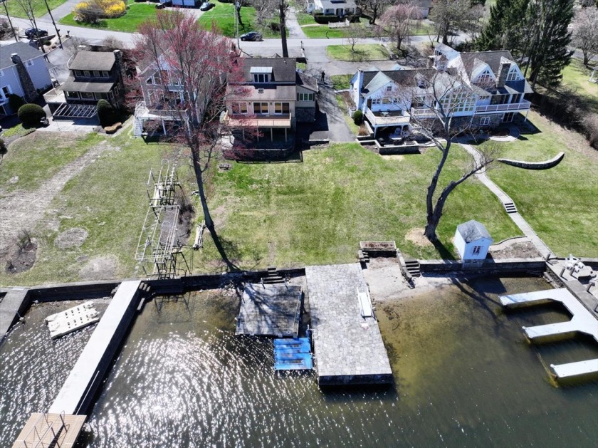 Candlewood Lake Direct Waterfront Home
NEW PRICE! - photo 15