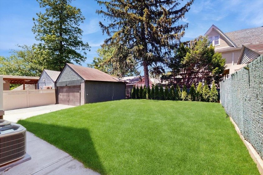 Welcome to this one-of-a-kind, fully gut-renovated 3-level - photo 36