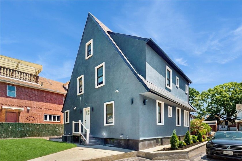 Welcome to this one-of-a-kind, fully gut-renovated 3-level - photo 41