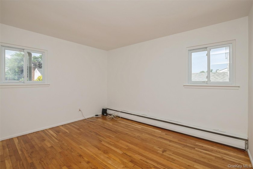 Welcome to this well-maintained three bedroom, one- and one-half - photo 9