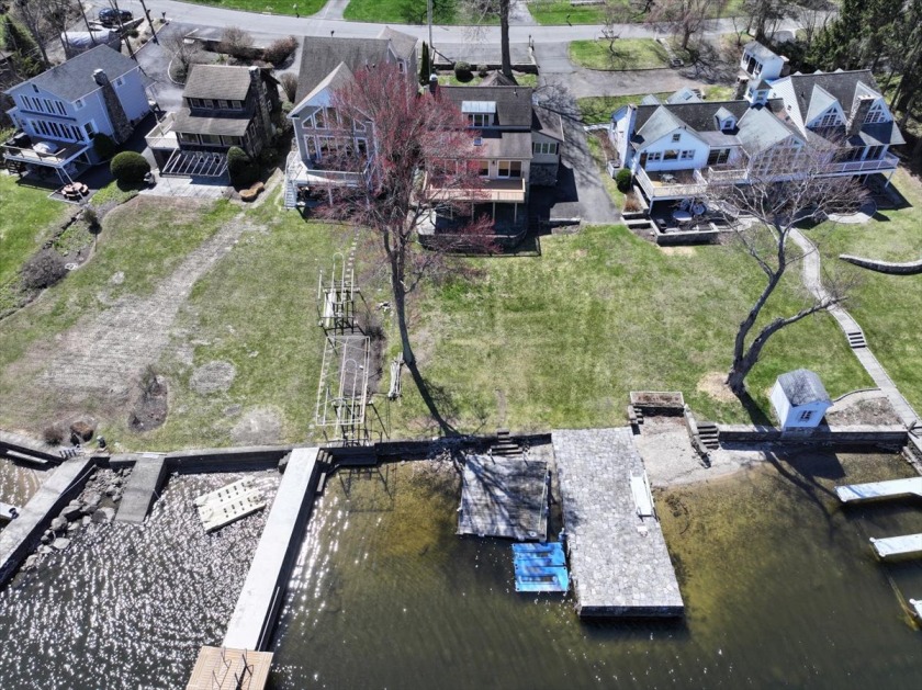 Candlewood Lake Direct Waterfront Home
NEW PRICE! - photo 11