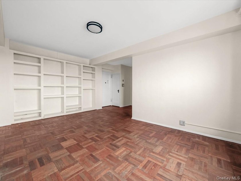 Top-floor 1-bed, 1-bath condominium in Parkchester South. With - photo 8
