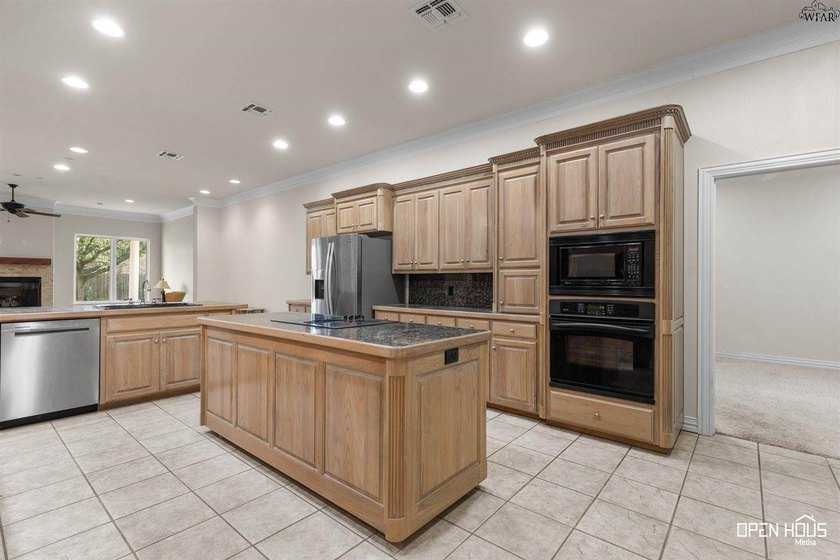 Bridge Creek corner lot with side-entry garage. Open kitchen - photo 13