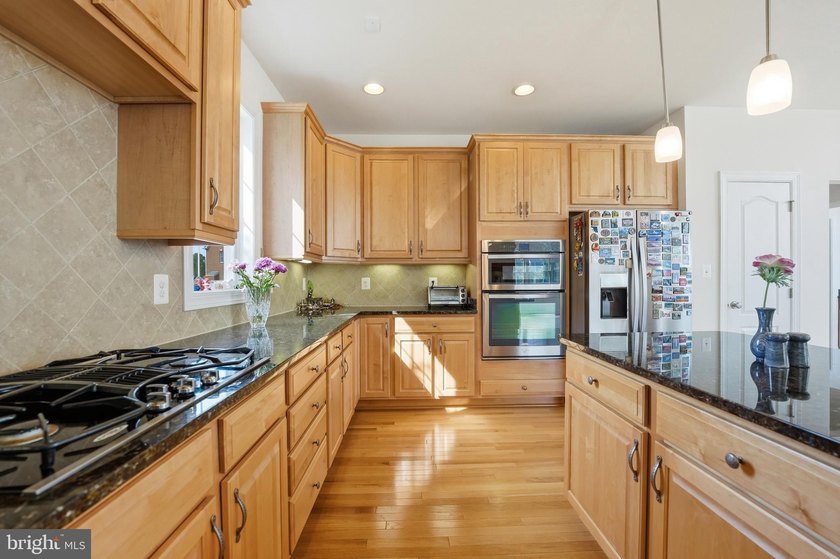 Welcome to this highly sought after Waterford model in the award - photo 16