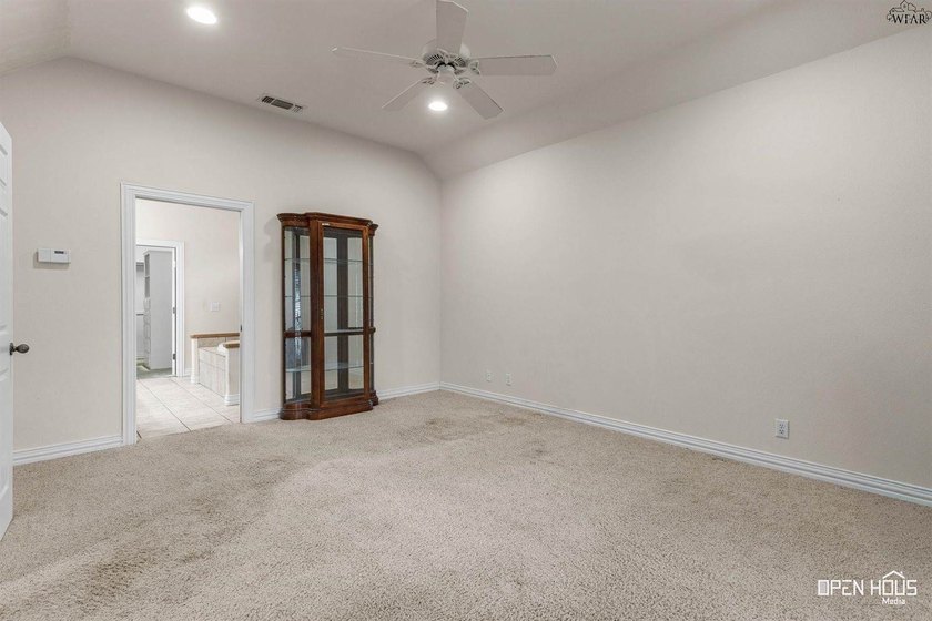 Bridge Creek corner lot with side-entry garage. Open kitchen - photo 17