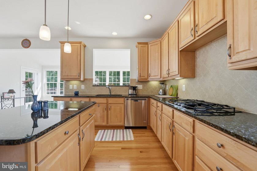Welcome to this highly sought after Waterford model in the award - photo 17