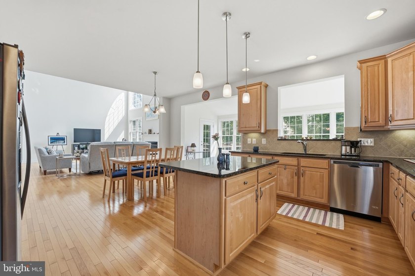 Welcome to this highly sought after Waterford model in the award - photo 18