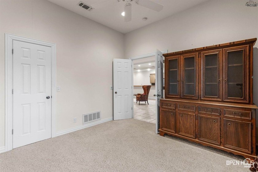 Bridge Creek corner lot with side-entry garage. Open kitchen - photo 25