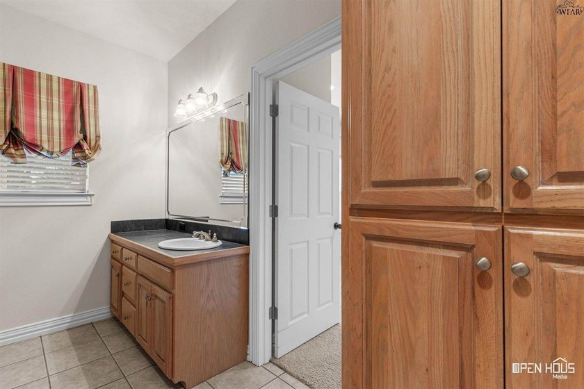 Bridge Creek corner lot with side-entry garage. Open kitchen - photo 27
