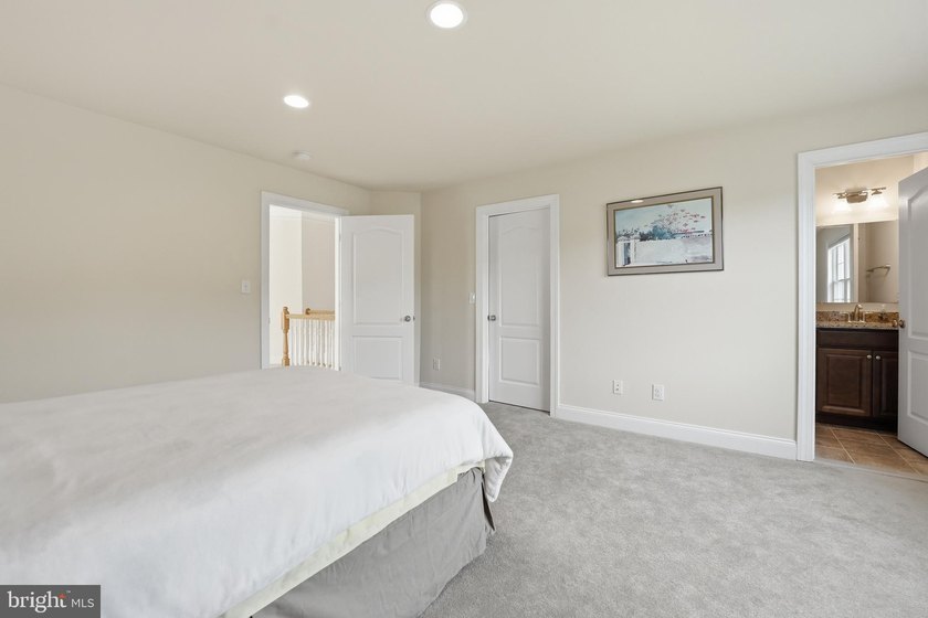 Welcome to this highly sought after Waterford model in the award - photo 39