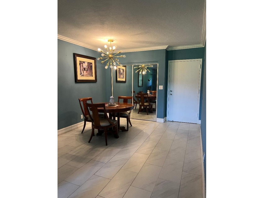Beautiful 1-bedroom, 1-bathroom unit on first floor, located in - photo 2