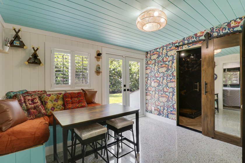 Completely remodeled 3-bedroom, 2-bath home in North Palm Beach! - photo 21