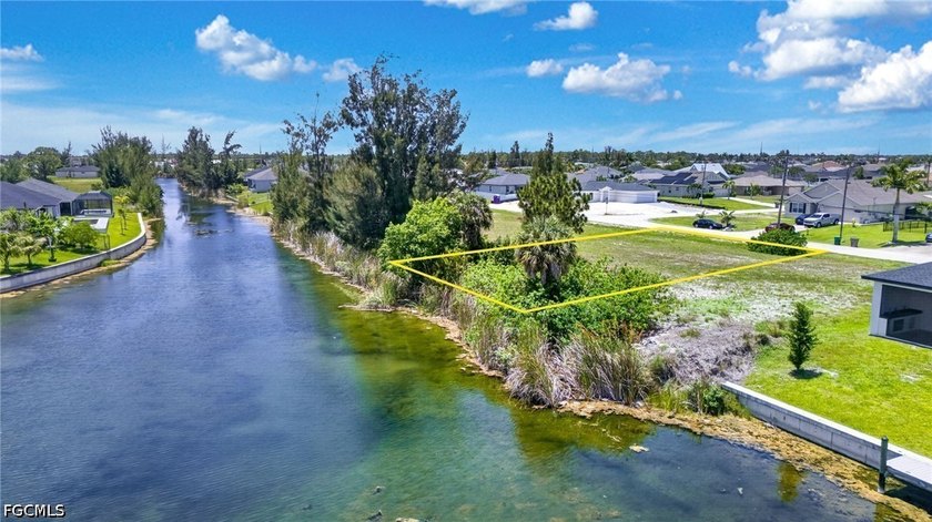 Prime freshwater canal homesite located in the growing NW Cape - photo 2