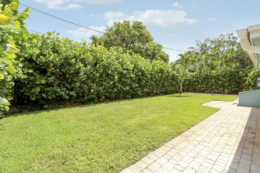 Completely remodeled 3-bedroom, 2-bath home in North Palm Beach! - photo 37