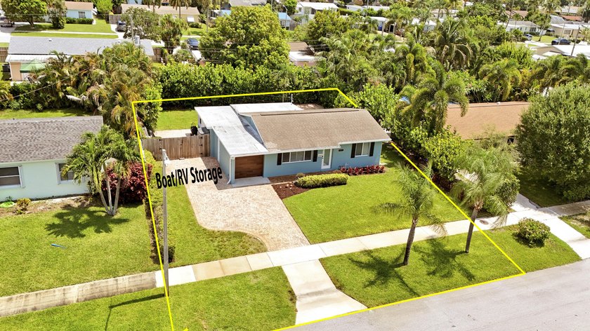 Completely remodeled 3-bedroom, 2-bath home in North Palm Beach! - photo 39
