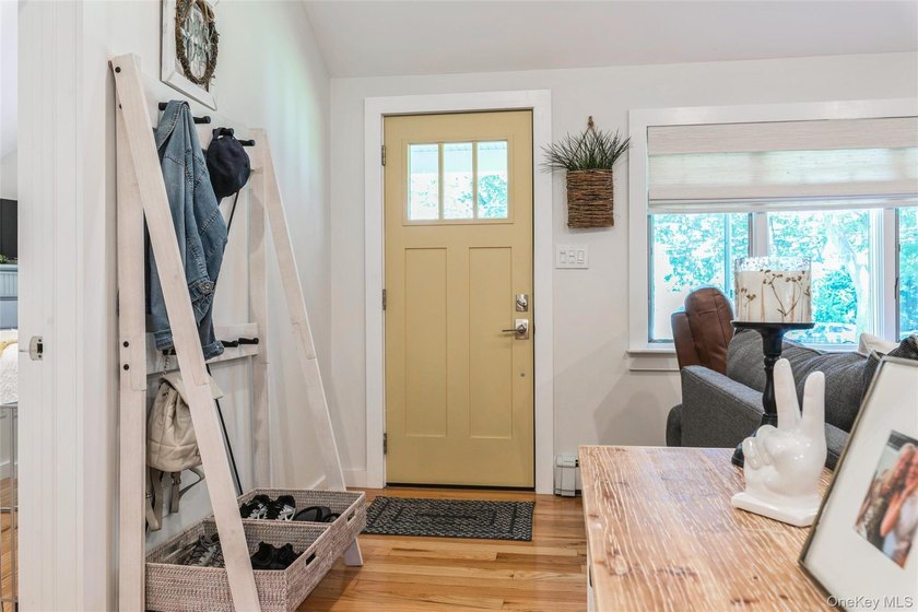 Impeccably maintained and completely updated, this pristine - photo 3