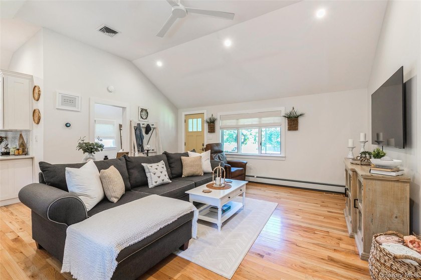 Impeccably maintained and completely updated, this pristine - photo 5