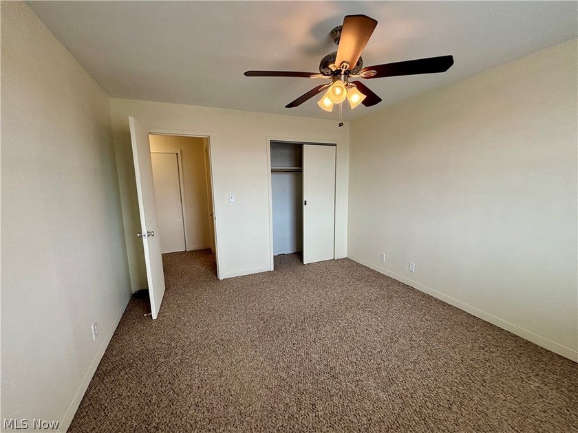Welcome to this spacious, updated move-in-ready one-bedroom - photo 12