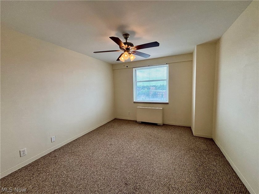 Welcome to this spacious, updated move-in-ready one-bedroom - photo 13