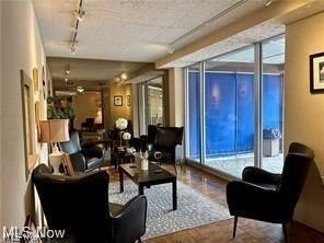 Welcome to this spacious, updated move-in-ready one-bedroom - photo 14