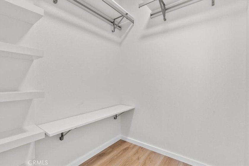Welcome to effortless downtown living in this beautifully - photo 15