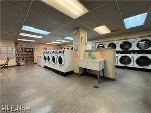 Welcome to this spacious, updated move-in-ready one-bedroom - photo 17