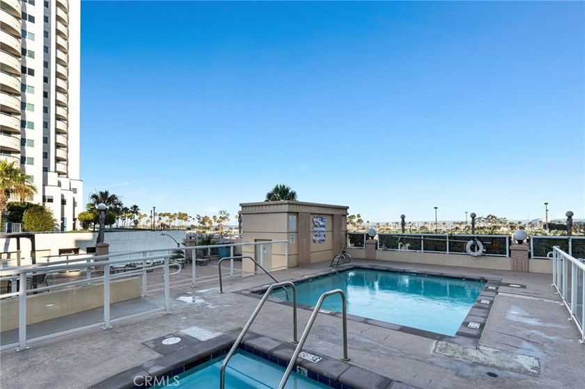 Welcome to AQUA Towers, one of Downtown Long Beach's most Iconic - photo 31