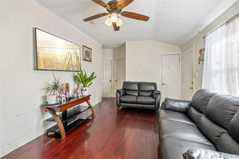 This charming ranch house is a hidden gem in a thriving - photo 5