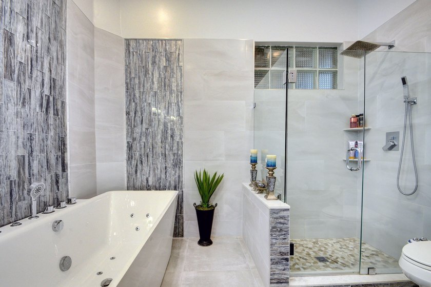 FULLY RENOVATED 3/2 Single Family LAKE HOUSE in the coveted - photo 7
