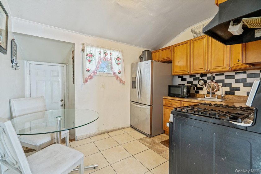 This charming ranch house is a hidden gem in a thriving - photo 8