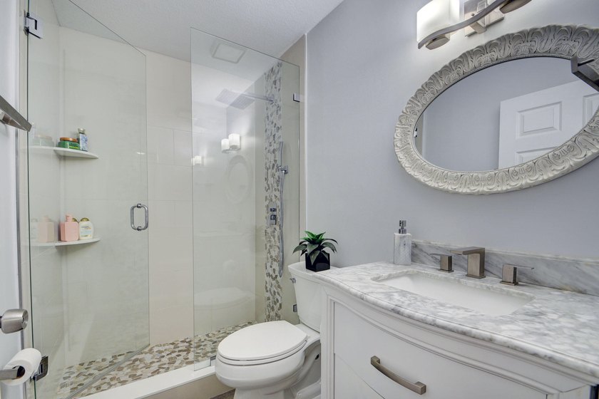 FULLY RENOVATED 3/2 Single Family LAKE HOUSE in the coveted - photo 10