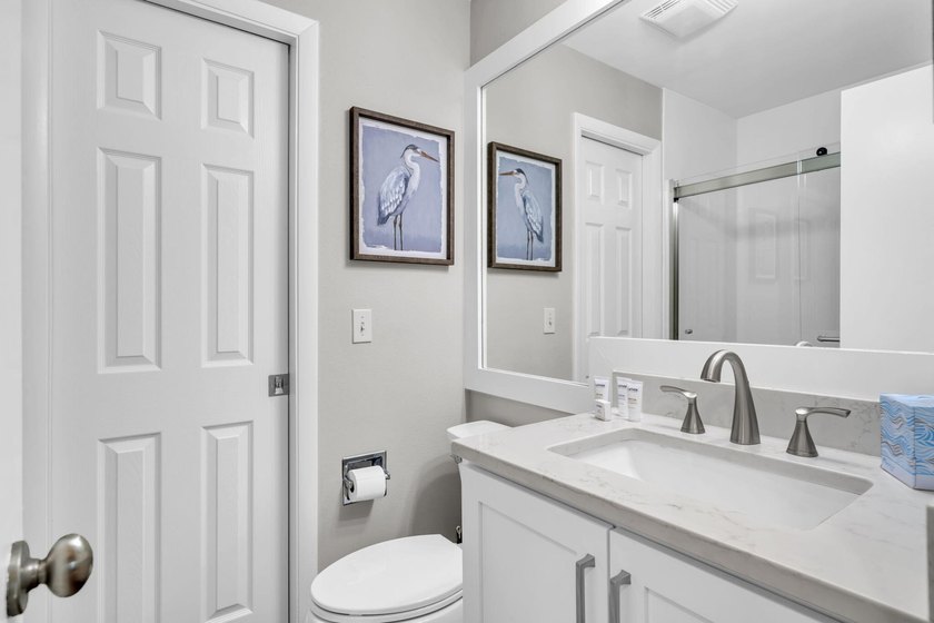 Located on the coveted beachside of Sandestin, this stunning - photo 17