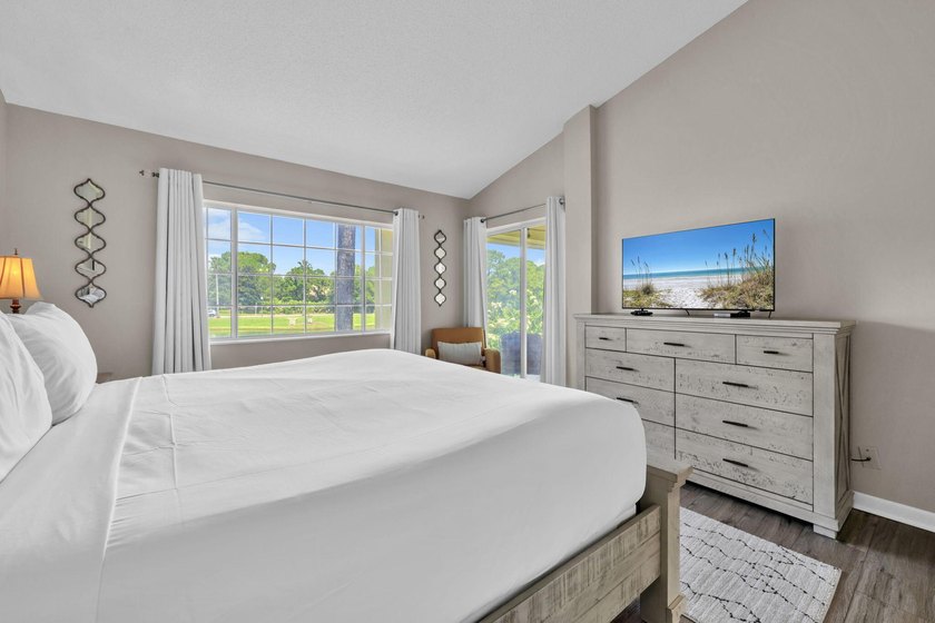 Located on the coveted beachside of Sandestin, this stunning - photo 20