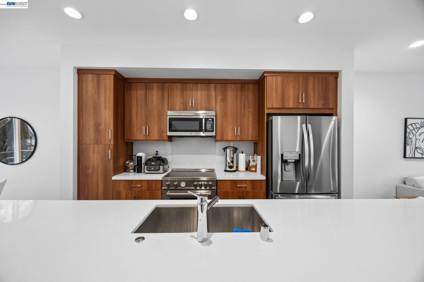 Experience modern living in this stunning 2-bedroom, 2.5-bath - photo 3