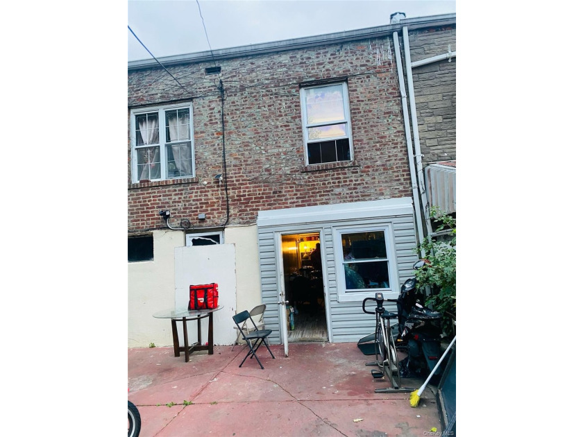 Attached single family ranch with finished basement. All cash - photo 5