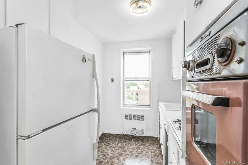 Affordable Spacious One Bedroom Apartment with Manhattan views - photo 13