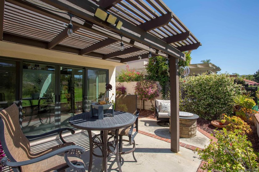 Want Views? Love Golf Views? Beautiful Senior Living, perfect - photo 32