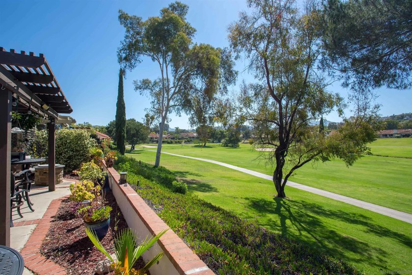Want Views? Love Golf Views? Beautiful Senior Living, perfect - photo 33