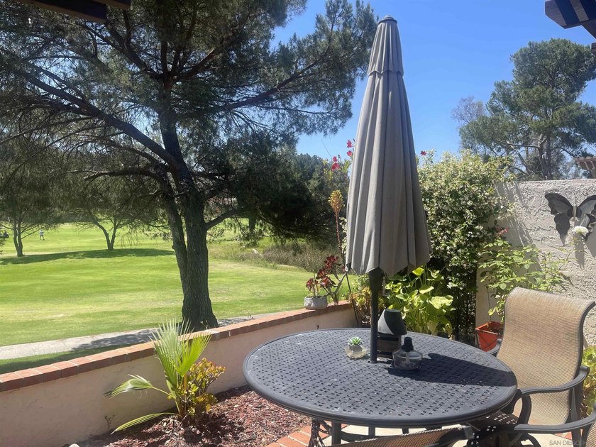 Want Views? Love Golf Views? Beautiful Senior Living, perfect - photo 37