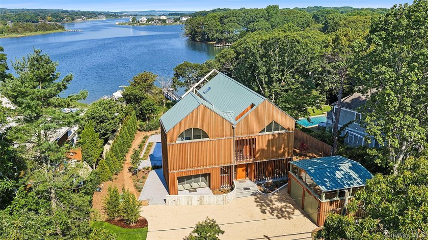5 Bluff Point Road is a remarkable new waterfront residence - photo 3