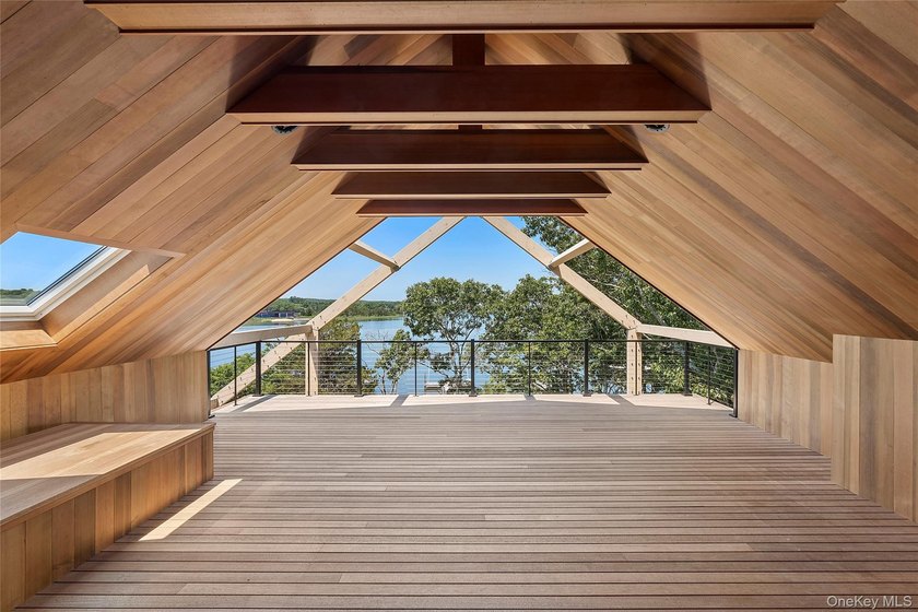 5 Bluff Point Road is a remarkable new waterfront residence - photo 9