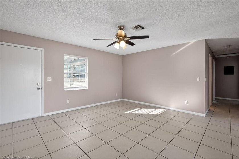 INVESTOR ALERT - PRICED BELOW CURRENT APPRAISAL FOR FAST SALE AT - photo 7