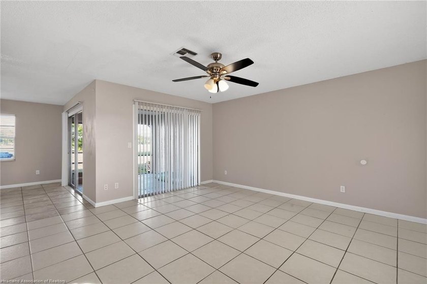 INVESTOR ALERT - PRICED BELOW CURRENT APPRAISAL FOR FAST SALE AT - photo 8