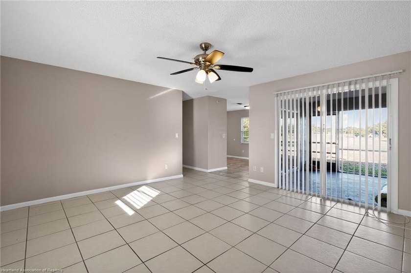 INVESTOR ALERT - PRICED BELOW CURRENT APPRAISAL FOR FAST SALE AT - photo 9