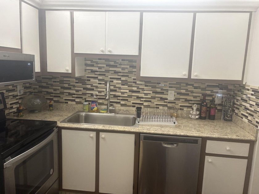 Beautifully updated 2-bedroom, 2-bath condo located in the - photo 7