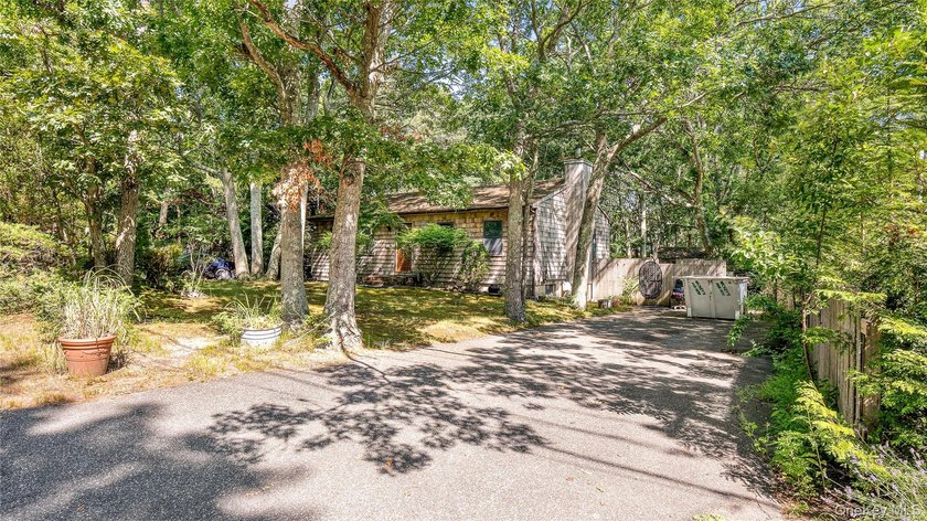 Charming ranch tucked at the end of a quiet cul-de-sac, offering - photo 10