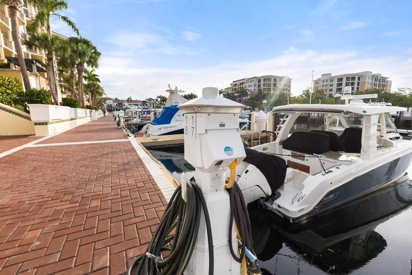 Don't miss this chance to secure Slip 17 at Jupiter Yacht Club - photo 7
