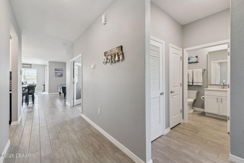 Welcome to your nearly-new waterfront retreat in the desirable - photo 2
