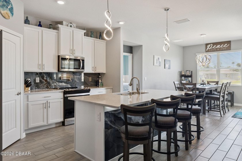 Welcome to your nearly-new waterfront retreat in the desirable - photo 9