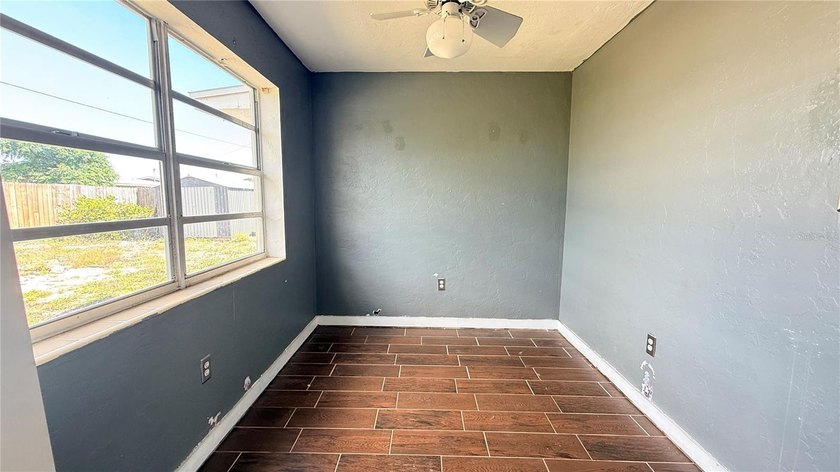 2-bedroom, 1-bath home with a bonus room and tile flooring - photo 10